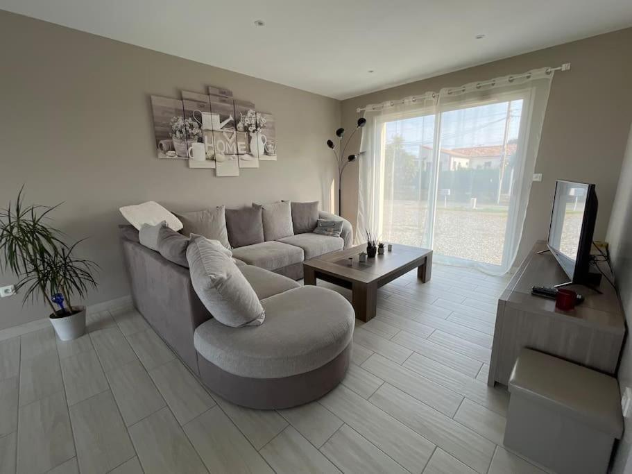 Maison A Saint Elix Le Chateau Экстерьер фото